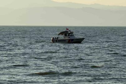 İznik Gölü’nde akıntıya kapılan emekli polis hayatını kaybetti, oğlu kurtarıldı