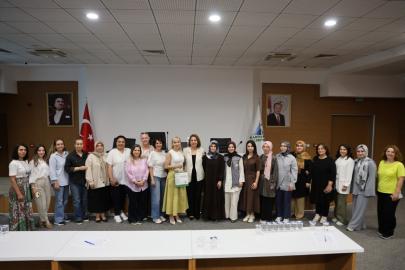 Kartepe’de belediye çalışanlarına stresle başa çıkma yöntemleri anlatıldı