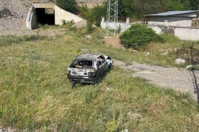 Kastamonu’da kamyonetle çarpışan otomobil yandı