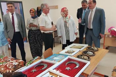 Kaymakam Türker Halk Eğitimi Merkezi kursiyerleriyle bir araya geldi