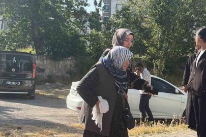 Kayseri’de 12 katlı binanın görevli dairesinde yangın
