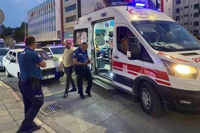 Kayseri’de bıçakla yaralanan genç esnafa sığındı: 1 yaralı