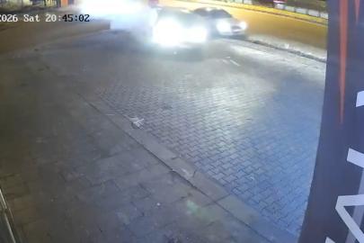 Kaza anı kamerada: İş yerine çarpmaktan son anda kurtuldu