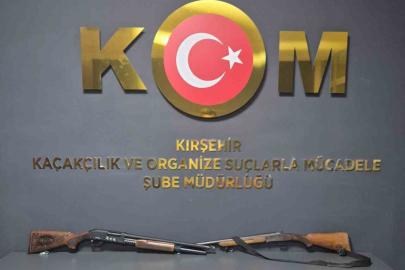 Kırşehir’de, ruhsatsız tüfek ve kaçak içki ele geçirildi