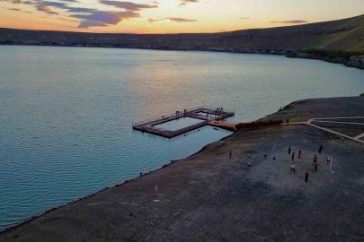 Konya’nın doğal plajlarından Acıgöl ilgi çekiyor