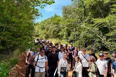 Körfez’de gençler doğa yürüyüşünde buluştu