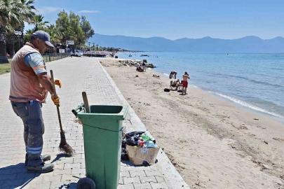 Kuşadası’da bayramtatilinde 3 bin 67 ton çöp toplandı