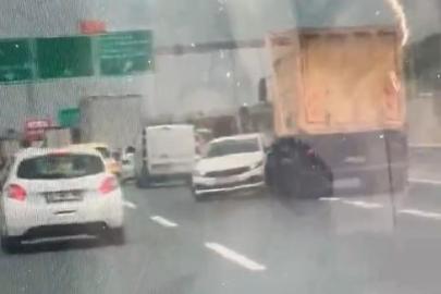 Kuzey Marmara Otoyolu’nda korku dolu anlar: Tır otomobili önüne alıp sürükledi