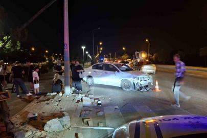 Makas atan otomobille birlikte iki araç dereye uçtu: 6 yaralı