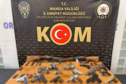 Manisa’da silah tacirlerine ağır darbe