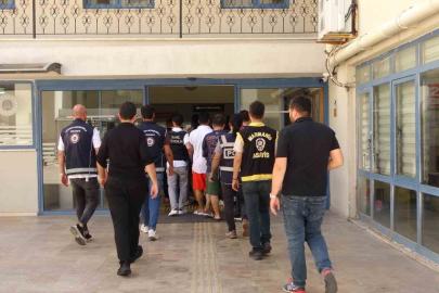 Marmaris’te göçmen kaçakçılığı operasyonu: 7 şüpheli adliyeye sevk edildi