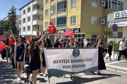 Menteşe Anadolu Lisesi’nde  3. Geleneksel Veda Yürüyüşü gerçekleşti