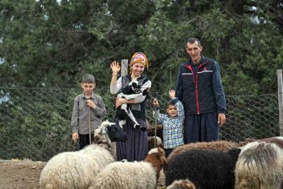 Mersin’de bir koyun alamayan aile sürü sahibi oldu