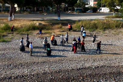 Mersin’de gençlerden sahil temizliği seferberliği