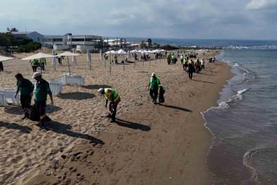 Mersin’de sahiller çevre haftasında temizlendi