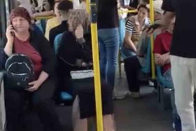 Metro’da yüksek sesle konuşma tartışması