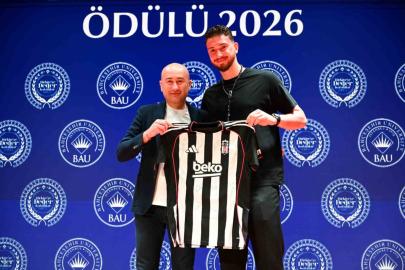 Milli basketbolcu Alperen Şengün’e Türkiye’ye Değer Katanlar Ödülü
