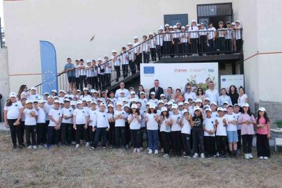 Minik öğrenciler fide dikerek doğa bilinci kazandı