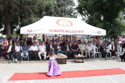 Miniklerden sıfır atık defilesi ve resim sergisi
