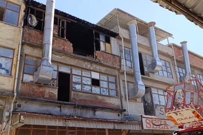 Mobilya imalathanesinde korkutan yangın