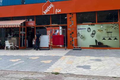 Muğla’da Koç Holding’e bağlı Koçtaş’a taşlı saldırı