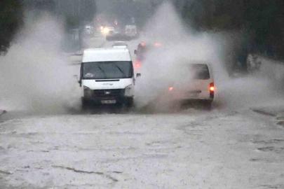 Muğla’nın 7 ilçesine gök gürültülü sağanak yağmur uyarısı