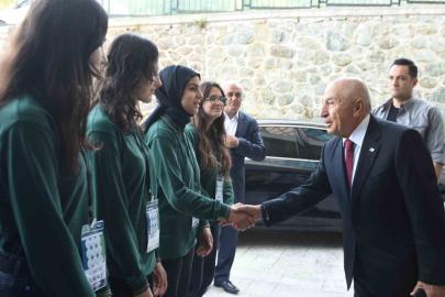 Nihat Özdemir, Trabzon’da öğrencilerle buluştu