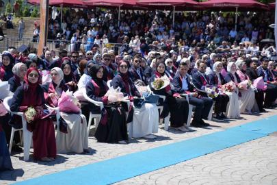 OMÜ İlahiyat Fakültesi’nde mezuniyet heyecanı