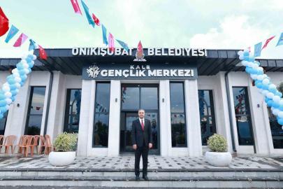 Onikişubat Belediyesi’nin Kale Gençlik Merkezi hizmete açıldı