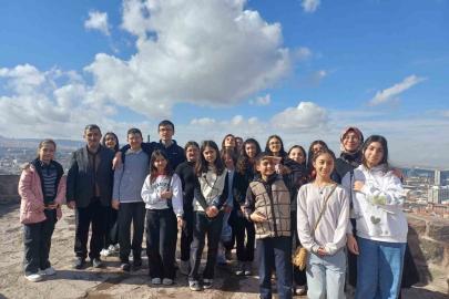 Ortaokul öğrencilerinin 2,5 yıllık emekle hazırladığı kitap ve dergi yayımlandı