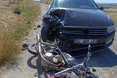 Otomobil ile motosiklet çarpıştı: 2 ağır yaralı
