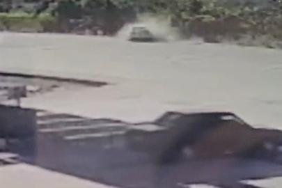 Otomobil park halindeki araca çarptı: 1 ölü, 2 yaralı