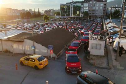 (Özel) Bursa’da A Milli Takım coşkusu sokaklara taştı, 250 araçlık konvoy kenti turladı