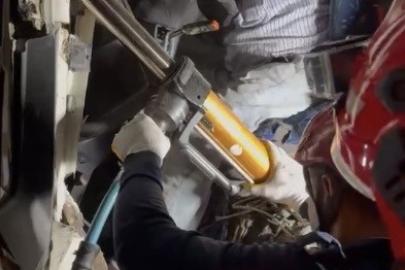 Park halindeki kamyona arkadan çarpan çekicinin sürücüsü yaralandı