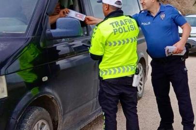 Polis ekipleri araçları tek tek bilgilendirdi