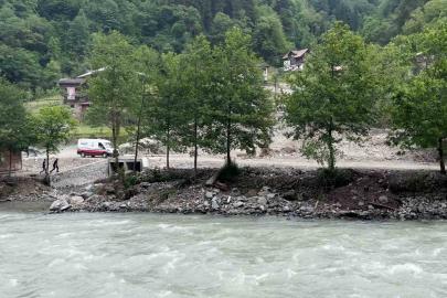 Rize’de aranan kayıp şahıs ölü bulundu, arama çalışmasına katılan ekibin botu devrildi, 1 personel hayatını kaybetti