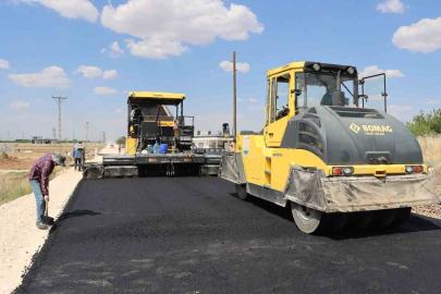Şanlıurfa’da 14 kilometrelik grup yolunda asfalt seferberliği