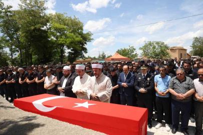 Şehit itfaiye eri Mehmet Tekeli son yolculuğuna uğurlandı