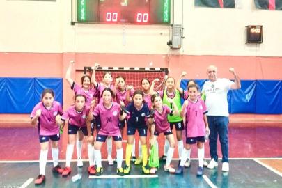 Şehit Rıfat Tunçbilek Ortaokulu’ndan futsalda önemli dereceler
