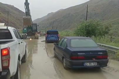 Selin kapattığı Erzincan-Kemah yolu yeniden ulaşıma açıldı