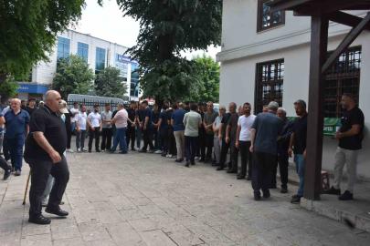 Serinlemek için girdiği derede boğulan genç son yolcuğuna uğurlandı