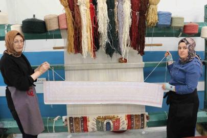 Sivas’tan TBMM’ye taşınmıştı, 103 yıllık tarihi miras, ilmek ilmek dokunarak tekrar hayat buluyor