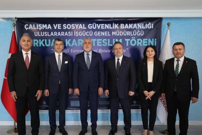 SOCAR Türkiye yöneticilerine Turkuaz Kart takdim edildi
