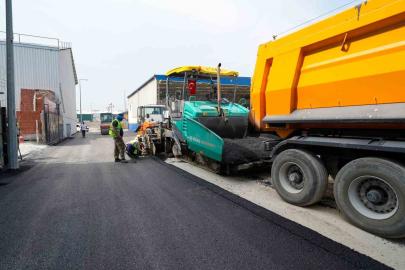 Tarsus’ta 23 sokakta sıcak asfalt çalışması