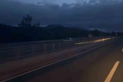 Ters yönde kilometrelerce ilerleyerek trafiği tehlikeye düşürdü