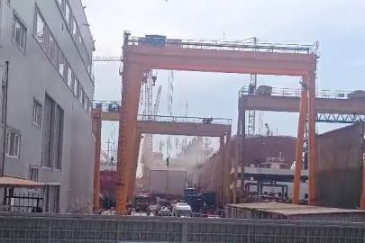 Tersanede bakımdaki gemide yangın