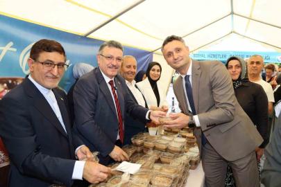 Trabzonlular’a Büyükşehir Belediyesi’nden aşure ikramı