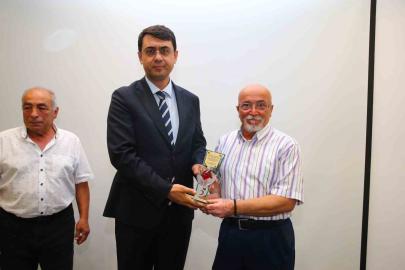 Uşak’ta kan bağışçılarına plaket taktim edildi