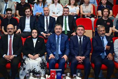 Vali Yılmaz: "Gençlerin sesi bilimle yükseliyor"
