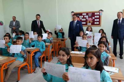 Van’da 275 bin 826 öğrenci karne heyecanı yaşadı